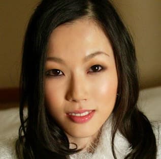 Mari Omura profile