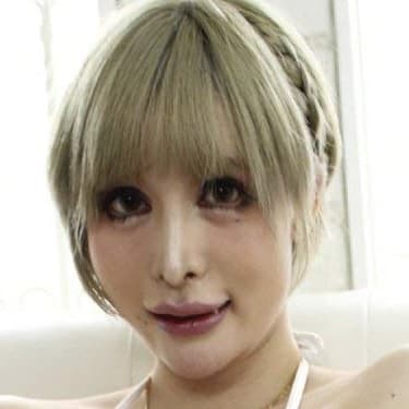川村ナディア profile