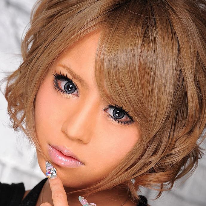 黒咲ゆり profile