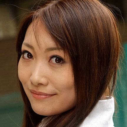 秋山杏奈 profile