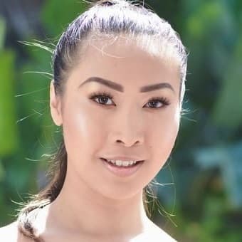 Sharon Lee profile