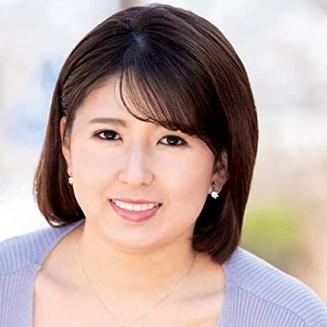 中谷つかさ profile