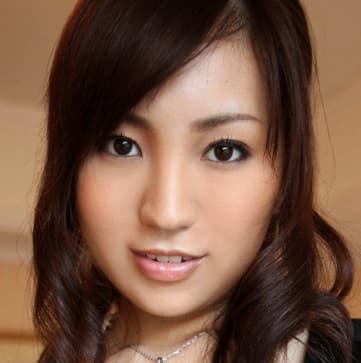 瞳りな profile