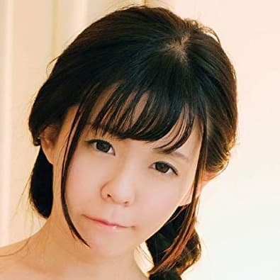 Reika Hozumi profile