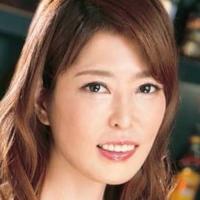 綾野ゆり子 profile