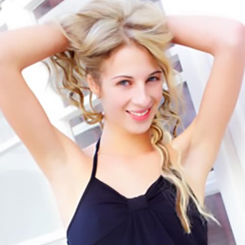 Mia Hilton profile