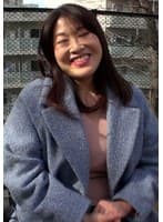 真面目な性格で浮気も出来ないKカップの爆乳熟女さん欲求不満に耐え切れずAV出演！