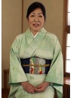 和服が似合う五十路熟女が自由奔放に生きてきた証のAV出演！？若い肉棒に貫かれ快感に溺れる初撮り中出しSEX！
