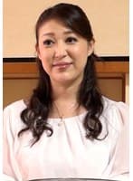 熟女への歪んだ愛！それを戸惑いながら受けいれる美熟女の熟れたカラダから放たれるエロスに若い肉棒は激しく白濁汁を解き放つ！