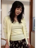 息子の股間が気になるお母さん、寝ている息子のベットに潜り込んでキスをしたりチ○ポをまさぐったり好き放題！！我慢の限界の二人は激しく求めあい「お母さんをめちゃくちゃにして～」と息子に欲情する性獣五十路お母さん！！