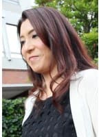 普通に綺麗な奥様が興味深々でAVに出演！スレンダーボディで巨乳のカラダをさくら色に染め、全身で快感を味わう素敵な奥様に無断で生挿入！無断で生中出し！