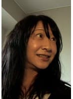 遅咲き熟女の初AV撮影！子供も手が離れ、旦那といまさらSEXは愉しめない！？若い男優にカラダを捧げる熟女デビュー！
