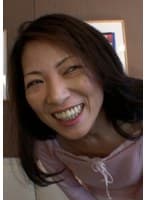 過去のSEXを思い返してオナニーをする五十路熟女さん…男優の到着後直ぐにチ○ポをしゃぶる変態淫乱絶頂交尾！