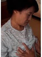田舎のおばちゃん的熟女の黒々したデカ乳首！素朴なエロティシズム溢れる熟女のあそこに生中出し！