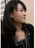 同窓会…欲求不満の熟女がハメを外しやすいイベント！たまたま一緒に来ていた友達の息子をお持ち帰り！