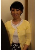 誘惑するショートヘアーの美熟女！子供を寝かしつけ朝までお楽しみ！？熟女のねっとりフェラに爆発寸前！
