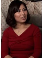 ゴージャスで妖艶な雰囲気のセレブ奥様の下着拝見！謝礼が弾むと下着の中もOK！？欲求不満奥様はダメダメと言いながらも、生挿入を受け入れ、中出しを喰らう！