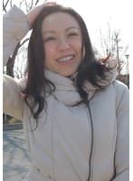 男性経験は8年間なし！やりたいけど相手がいない熟女が欲求不満に耐えかねてAV出演！清楚な顔に潜む隠れビッチ！