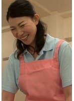 ノリの良い介護ヘルパーはおじいちゃんのチ〇ポも介護してフェラヌキしてくれる！？