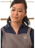 ホームヘルパーで来た美熟女さんのデカ尻にムラムラして勃起したチ〇ポを見せてエッチお願いすると…まさかのヘルパーさんも濡れマ〇コ晒してイキまくる！