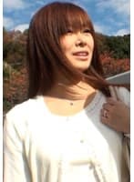 女性だけのスタッフで街頭インタビューと誘い車の中でオナニー見せて！女同士で大胆になる巨乳若妻の初レズSEX！