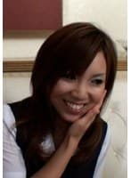 仕事中のOLさんをナンパして謝礼を餌にエロい悪戯！男性器を見せられ戸惑いながらも手コキ！？そのままなし崩し的に嵌め撮り4PSEX！