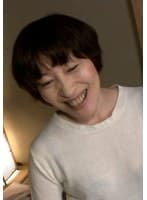 旦那が単身赴任で性欲が抑えきれず決意のAV出演！結婚27年目のショートヘアーで清楚な熟女が淫乱女へと豹変！