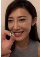 スレンダーボディにロングヘアーで巨乳の美女とカメラの前で嵌めまくり中出しSEX！