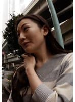 スーパーの買い物帰りの奥様にローカル番組のアンケートとロケ車に誘い下着見せてからのボディタッチに感じた奥様はホテルに移動して本格的に快楽SEX！
