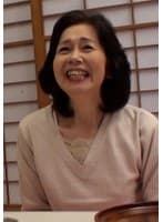 田舎のもうすぐ六十路のおばちゃん熟女がAV出演！？若い男優の肉棒にかき回される使い古された股間に激ピスSEX！