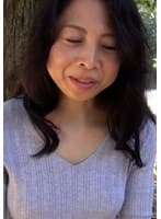 笑顔が素敵な清廉な雰囲気と淫らなギャップが魅力的な熟女！女の悦びを求めてAV撮影で激イキSEX