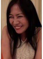 自称「顔がエロい」と言う黒髪美熟女がAV好きが講じてAV出演。SEXしたい衝動を抑えられないユル股熟女！