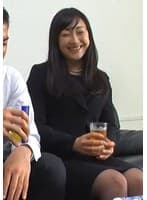 夫の三回忌…義理弟と遺影の前でイキまくる美しい未亡人！女盛りのカラダは大量の愛液を溢れさせた秘所を肉棒で満たされて行く…
